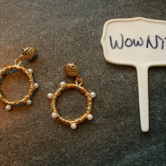 New Pearl Round Dainty Wire Dangle Gold Earrings - Picture 5 of 7